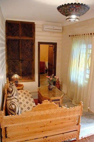 Amanouz Riad 2*